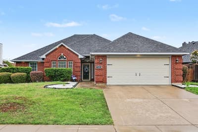 7925 Peregrine Trail, Arlington TX 76001 - Photo 2