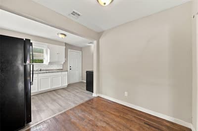 1001 Preston Street, Waco TX 76704 - Photo 3