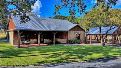 423 Brazos Street, Bowie TX 76230 - Photo 2