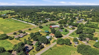 538 W Hughes Street, Collinsville TX 76233 - Photo 2