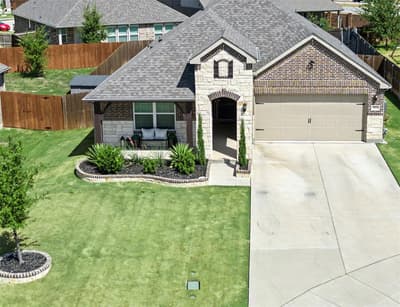 804 Sweeping Butte Drive, Fort Worth TX 76052 - Photo 3