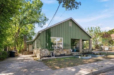 809 W Bridge Street, Weatherford TX 76086 - Photo 2