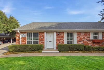 1061 Roaring Springs Road, Fort Worth TX 76114