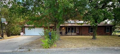 745 42nd Street SW, Paris TX 75460