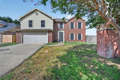 4301 Hudson Avenue, Grand Prairie TX 75052 - Photo 2