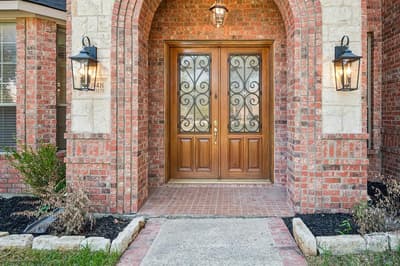 3848 W Pioneer Drive, Irving TX 75061 - Photo 2