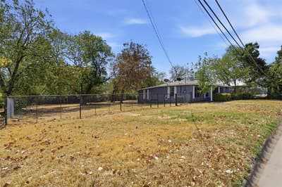 305 MILLER Street, Bowie TX 76230 - Photo 2