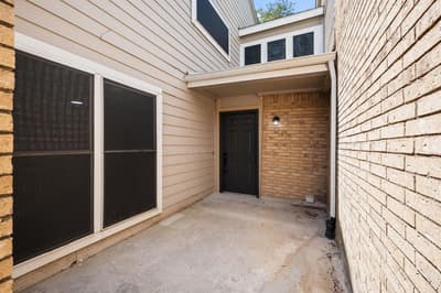 2706 Creek Wood Court, Carrollton TX 75006 - Photo 4