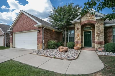 2615 Fox Creek Trail, Arlington TX 76017