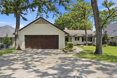 1011 Kiowa Drive W, Lake Kiowa TX 76240