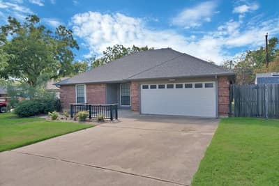 3130 Jewell Drive, Arlington TX 76016 - Photo 2