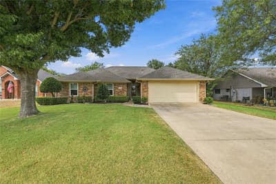 120 Country Drive, Waxahachie TX 75165