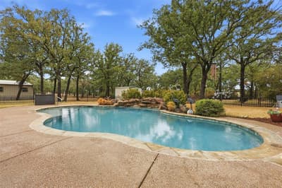 211 Private Road 4931, Springtown TX 76082 - Photo 4