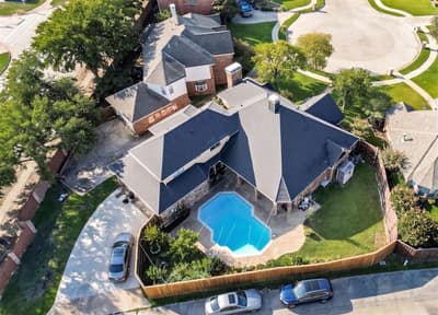 9812 Canyon Crest Circle, Irving TX 75063 - Photo 2