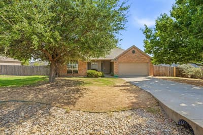914 Winding Road, Granbury TX 76049 - Photo 4