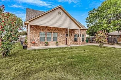 105 Water Lane, Crowley TX 76036 - Photo 2