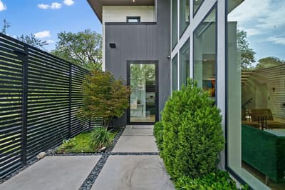 423 W Colorado Boulevard, Dallas TX 75208 - Photo 5
