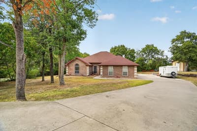 6608 Silver Oak Lane, Fort Worth TX 76135 - Photo 3