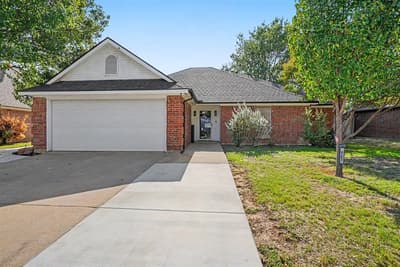 937 Jessica Drive, Burleson TX 76028