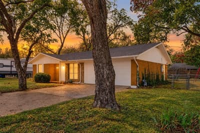 511 N Cherry Street, Aubrey TX 76227 - Photo 2