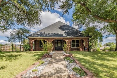 1800 Trail Lake Drive, Euless TX 76039