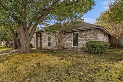 5221 Wood Creek Lane, Garland TX 75044 - Photo 2