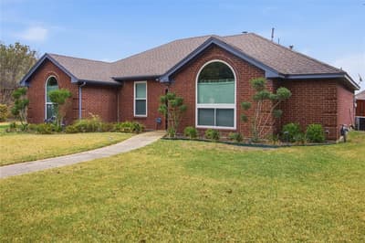 814 Rawlins Drive, Lancaster TX 75146
