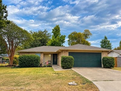 220 Etta Avenue, Waxahachie TX 75165