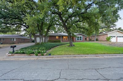 844 Woodcrest Drive, Hurst TX 76053 - Photo 2