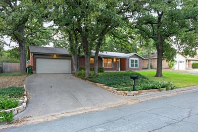 844 Woodcrest Drive, Hurst TX 76053 - Photo 3