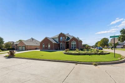 27 Monterey Drive, Trophy Club TX 76262 - Photo 2