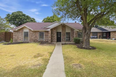 125 Rustic Ridge Drive, Garland TX 75040