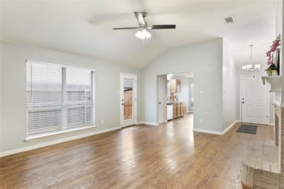 1211 Varacruz Drive, Arlington TX 76010 - Photo 5