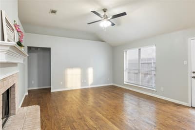 1211 Varacruz Drive, Arlington TX 76010 - Photo 4