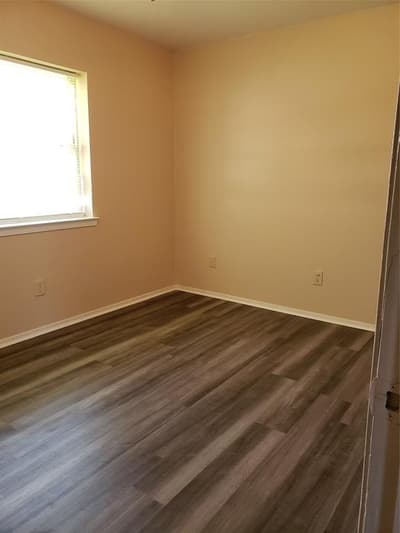 102 Avenue G, Lacy Lakeview TX 76705 - Photo 5