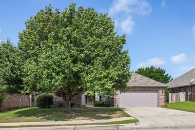 304 Jade Lane, Weatherford TX 76086 - Photo 2