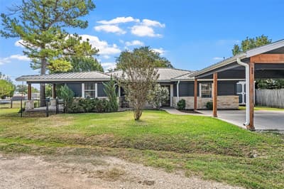 111 N Morgan Street W, Mount Calm TX 76673