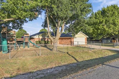 304 Sage Trail, Springtown TX 76082 - Photo 3