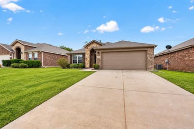 1413 Thibodaux Drive, Greenville TX 75402 - Photo 2