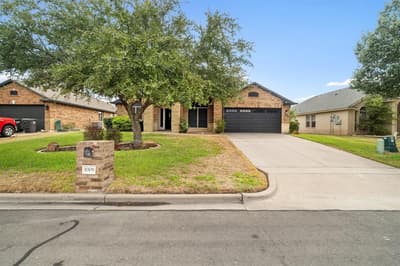 10108 Parker Springs Drive, Waco TX 76708 - Photo 2