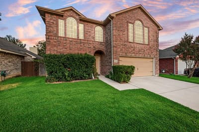 5715 Creekhollow Drive, Arlington TX 76018 - Photo 2