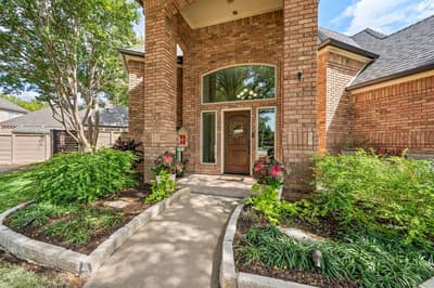 2736 Woodbridge Drive, Hurst TX 76054 - Photo 3