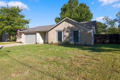 7025 Lincolnshire Lane, North Richland Hills TX 76182 - Photo 2