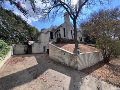 2717 Laurel Valley Lane, Arlington TX 76006 - Photo 2