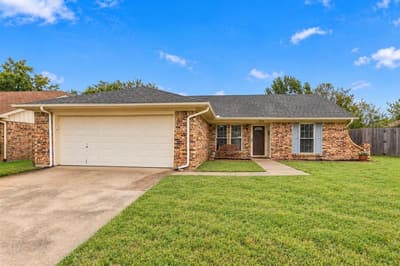 8028 Katie Lane, Watauga TX 76148 - Photo 2