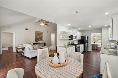 7025 Escondido Drive, Arlington TX 76016 - Photo 2