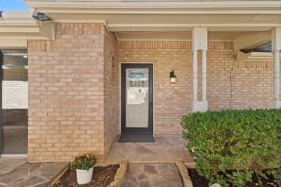 2108 Woodway Drive, Arlington TX 76017 - Photo 4