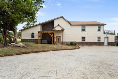 419 Sky Harbour Court, Granbury TX 76049