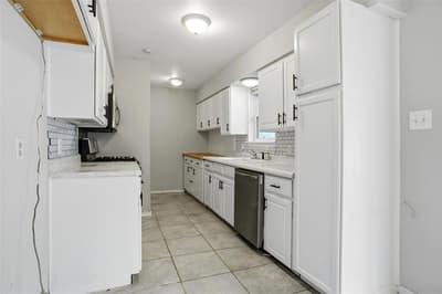 803 S 1st Street, Sanger TX 76266 - Photo 3