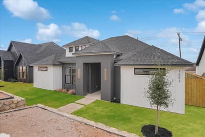 1652 W Wintergreen Road, Lancaster TX 75134 - Photo 3